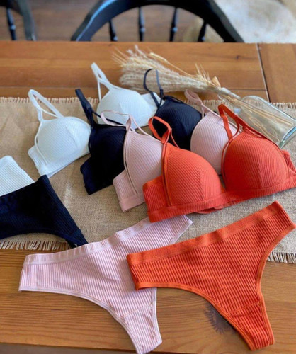 ست دخترانه نیمتنه هارنس دار و شورت لامبادا کبریتی باکیفیت بالا وارداتی بدون فنر