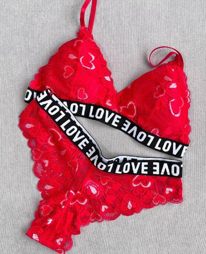 ست زنانه نیمتنه کاپدار و شورت قلبی دارای بندهای قابل تنظیم