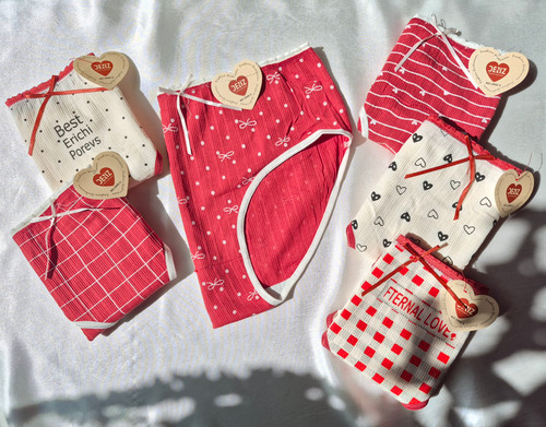 شورت زنانه عروسکی سایز بزرگ ۳ایکس لارج برند دنیز وارداتی جنس کبریتی نخ پنبه